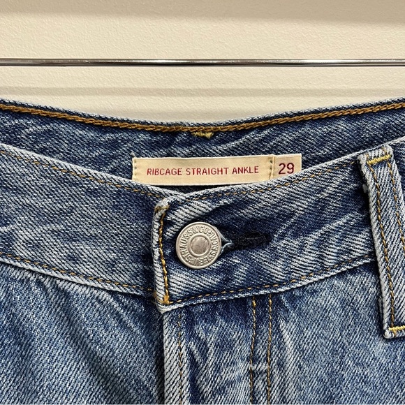 Levi’s Premium Ribcage Straight Ankle Jeans in After Love Ripped Knee No Stretch - Picture 11 of 14